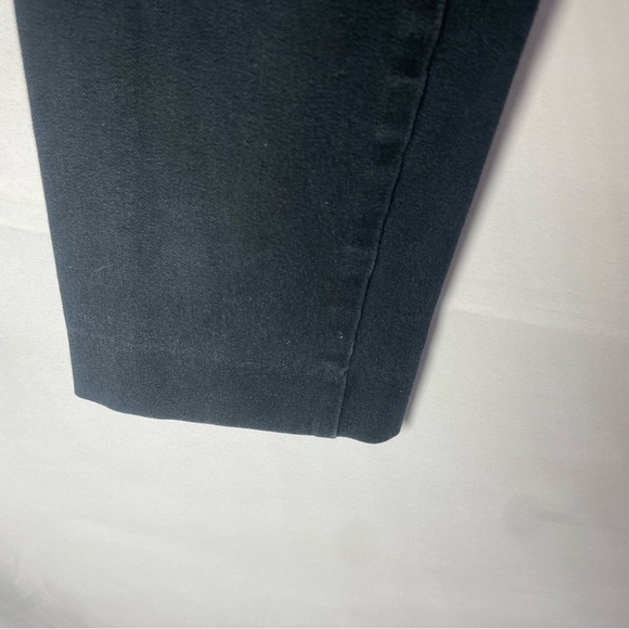 Old Navy Never Fade Pixie Pant - Picture 3 of 8